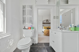 West London Abode image 12