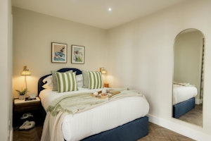 Bristolian Abode image 9