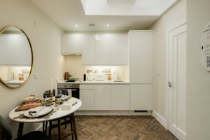 Bristolian Abode image 8