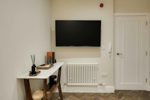 Bristolian Abode image 6