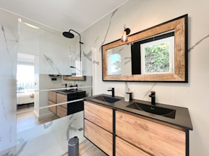 Southern Beauty image 14