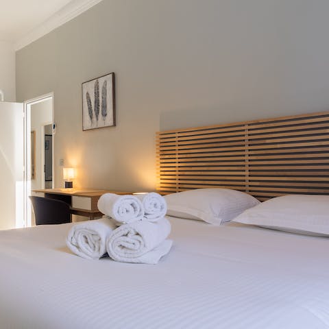 Enjoy a cosy and rejuvenating rest in the large, comfortable bed