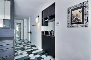 Avenue View image 4