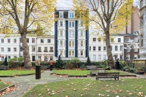 Durward Charm image 6