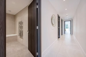 Garden Abode image 8