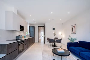 Garden Abode image 3
