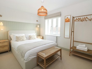 Cromer Contemporary image 13