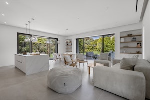 French Riviera Abode image 7