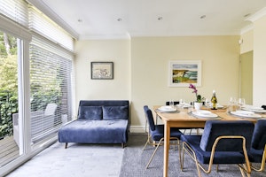 Ivy & Portobello image 14