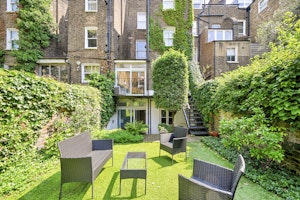 Ivy & Portobello image 9