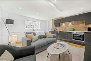 Carnaby Cosy image 1