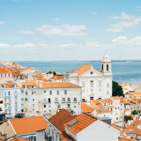Stay in São Vicente, right by the River Tagus and only a three-minute walk from Santa Apolónia Station