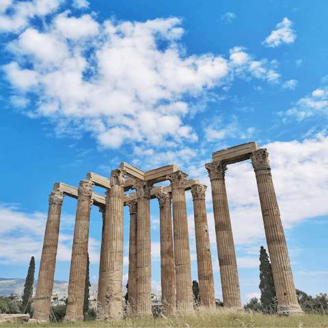 Admire the majestic Temple of Olympian Zeus, a few steps away from your apartment