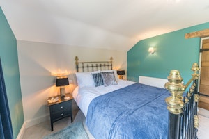 Herbaceous Hideaway image 9
