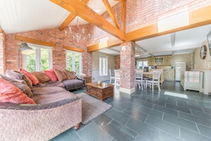 Herbaceous Hideaway image 8