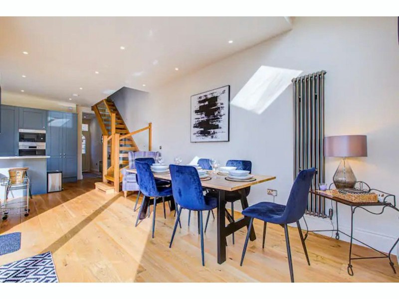 Leigh-on-Sea Living main image