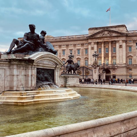 Experience one of London's most iconic sights – Buckingham Palace – a twenty-five-minute stroll from your door