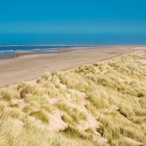 Drive to the Norfolk Coast Area of Natural Beauty in just ten minutes