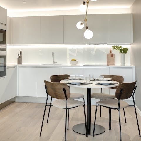 Entertain friends in the contemporary kitchen
