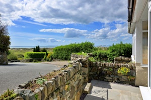 Castle & Dune image 5
