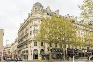 Boulevard of Parisian Dreams image 11