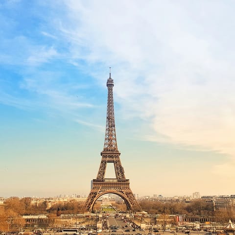 Stroll through Trocadéro for impressive views across the Eiffel Tower