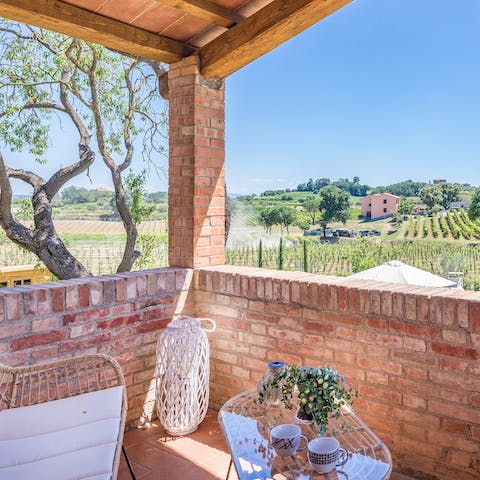 Savour your morning coffee on the terracotta terrace, overlooking the wide-stretching Tuscan countryside