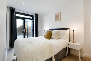 London Lifestyle image 4