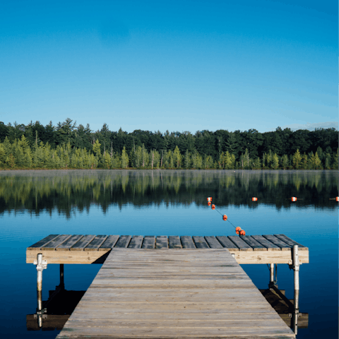 Stay on the shores of Großer Lychensee Lake, in the Uckermark Lakes Nature Park