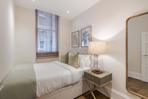 Knightsbridge Porcelain image 12