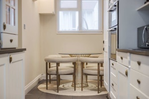Knightsbridge Porcelain image 7