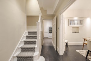 Knightsbridge Porcelain image 4