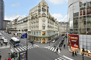 Paris Jewel image 13