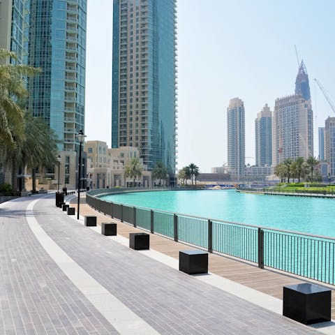 Grab a smoothie and stroll along Dubai Marina – it's right on your doorstep