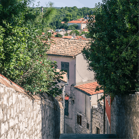 Stroll twelve minutes into the small village of Put Ljubotića 
