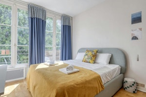 Sunlit Studio image 9