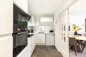 Thames Trends image 12