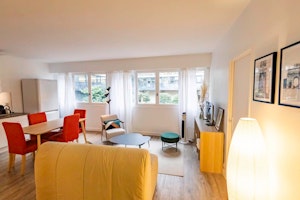 Elegant District image 1