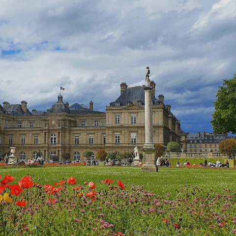 Go for a morning stroll through Luxembourg Gardens