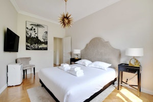 City Rise image 3