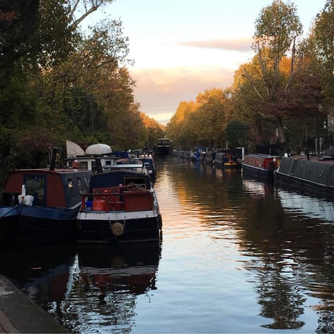 Take the short fifteen-minute stroll over the pretty canals of Little Venice