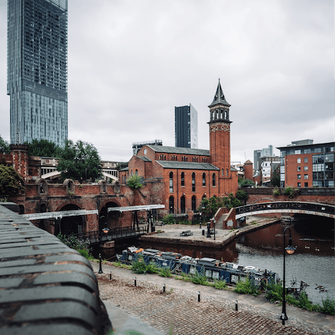 Explore trendy restaurants, bustling bars and fun-filled experiences in Manchester city centre