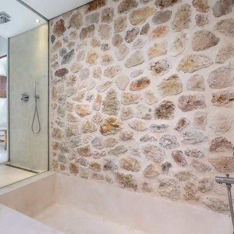 Treat yourself to a languorous soak in the inbuilt bathtub in the bedroom