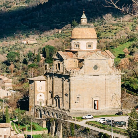Explore the historic hilltop town of Cortona – a short drive away