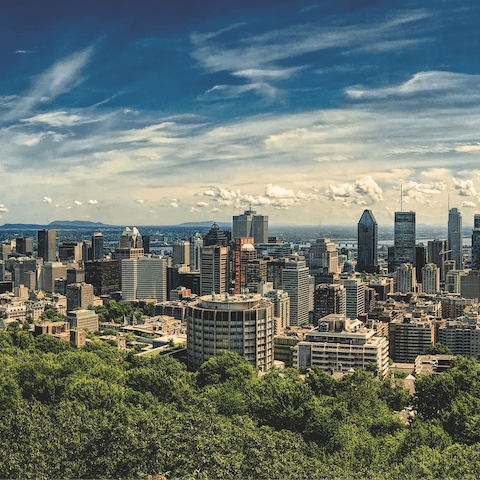 Explore the wonders of Montreal from your location in the heart of the city