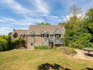 Rustic Getaway image 1