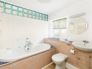 Rustic Getaway image 7
