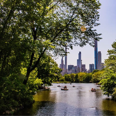 Stroll just a few minutes to Central Park – will you visit the zoo or the boating lake first?