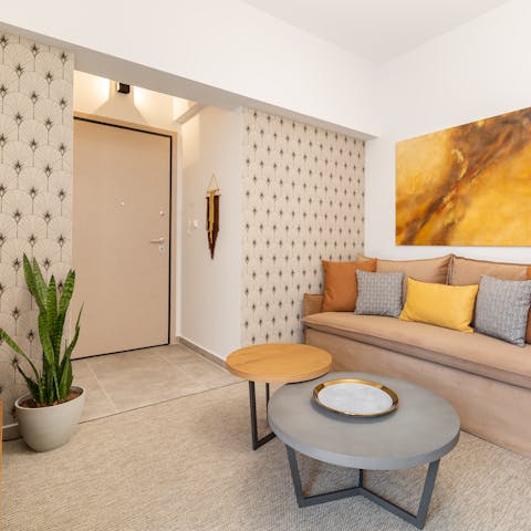 Relax in the chic and stylish apartment between seeing the sights