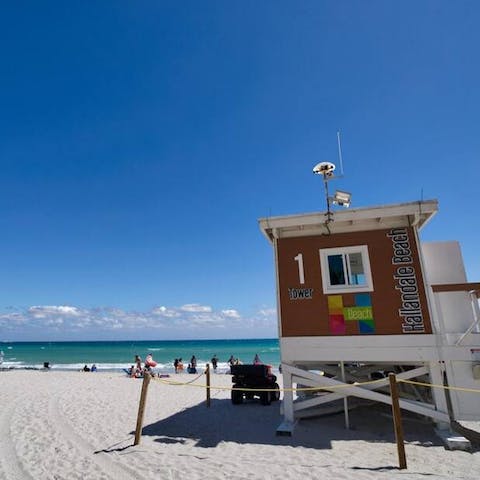 Stay on the waterfront of Hallandale Beach